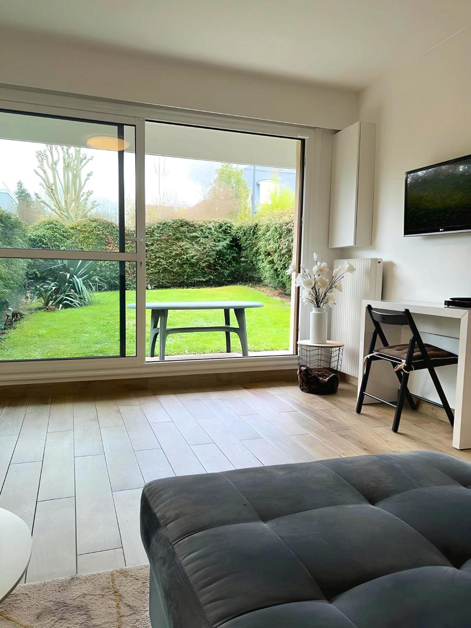 Appartement Avec Jardin Prive - 2 A 4 Voyageur Chaville Exterior foto